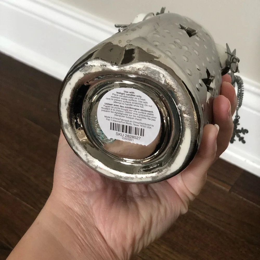 Pier 1 Imports 8” Silver/White Glittery Hat Santa Claus Tea Light Candle Holder